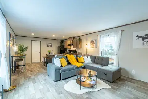 Comfy Lodge House